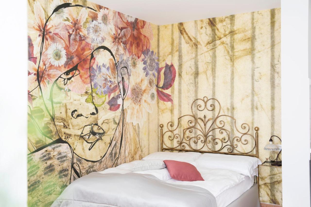 Charming Moment Di Villa Porta - Residenza Leonardo Luino Exterior photo