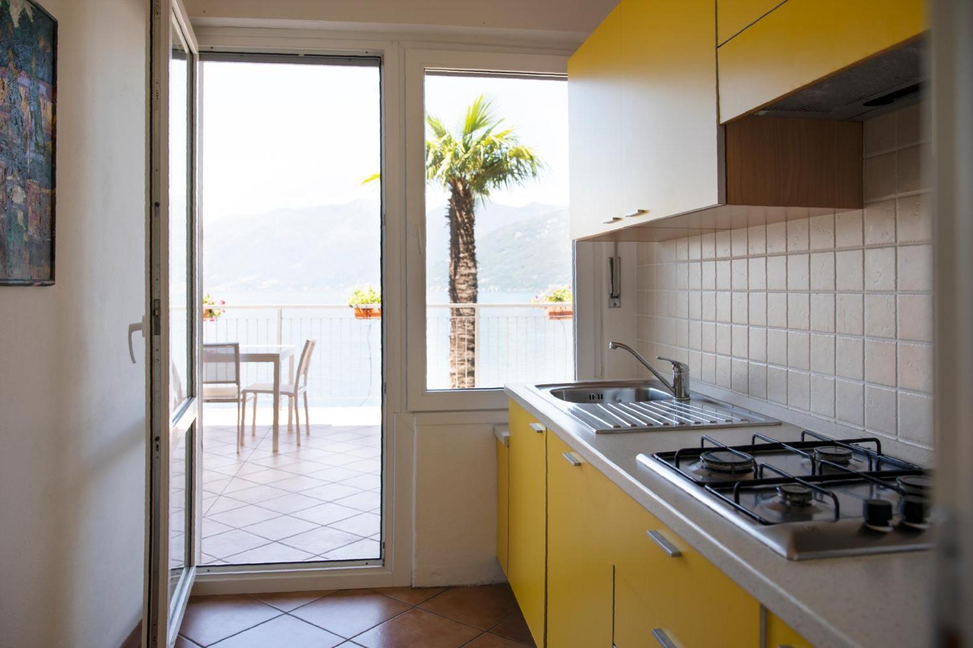 Charming Moment Di Villa Porta - Residenza Leonardo Luino Exterior photo