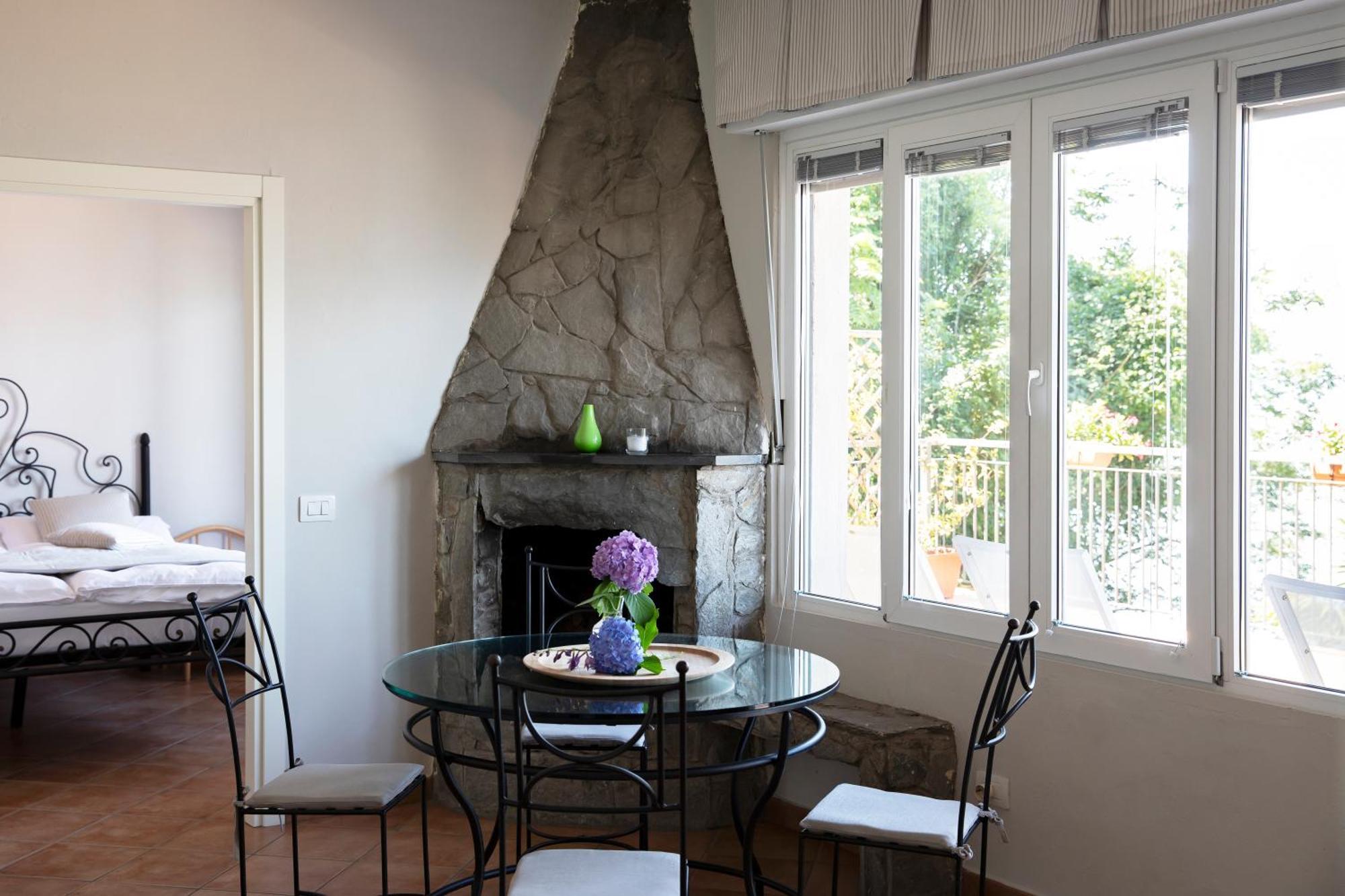 Charming Moment Di Villa Porta - Residenza Leonardo Luino Exterior photo